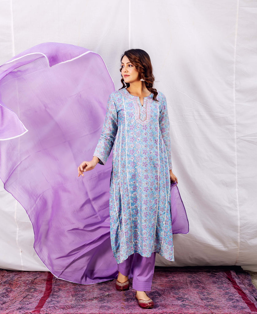Lovely Georgette cape by Suruchi Parakh | Long kurti designs, Kurti designs  party wear, Pakistani dress design
